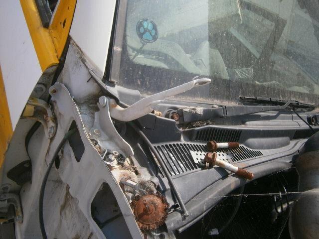 Решетка под лобовое стекло Тойота Хайлюкс Сурф в Грозном 29486